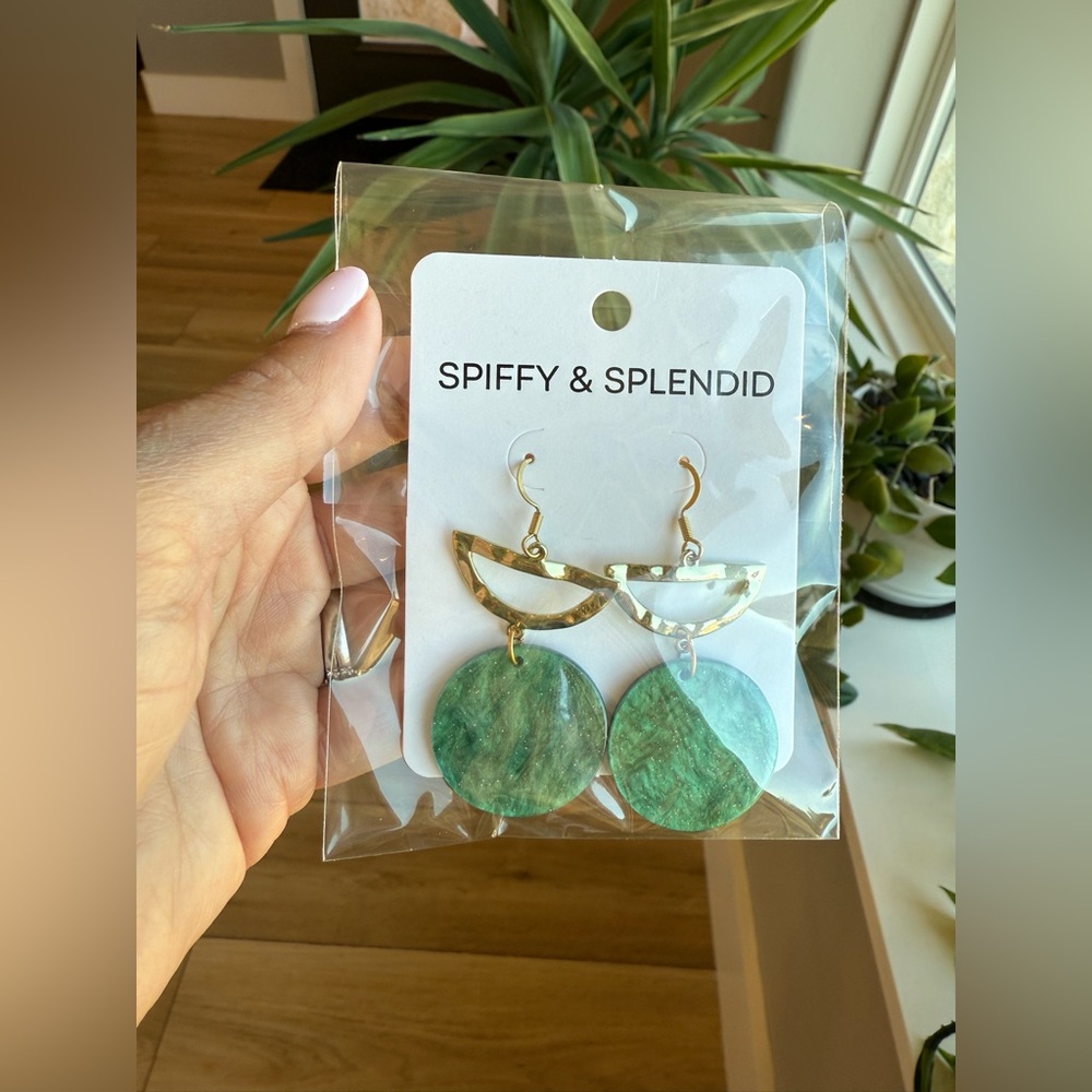 π 2/$20 - Green & Gold Sparkle Earrings - Picture 5 of 7
